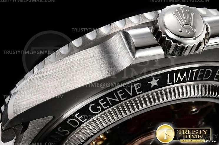1004 ROLSUB0295B – Submariner Compact 1043